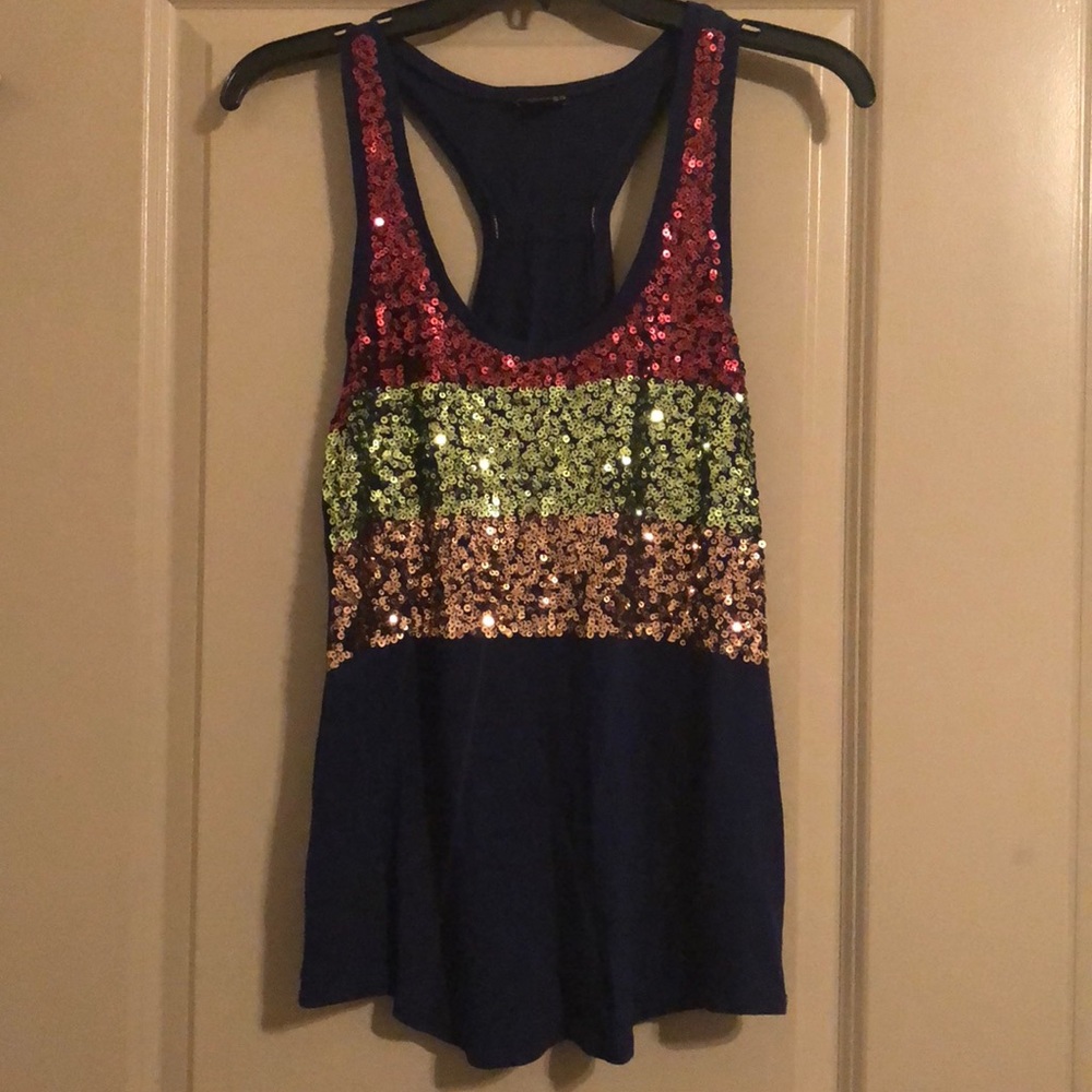 Blue multicolored sequence tank